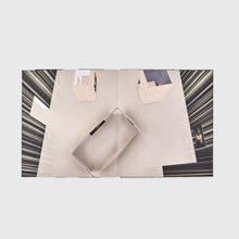 Load image into Gallery viewer, 'Mundo de Papel' (2022)