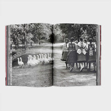 Load image into Gallery viewer, Elliot Erwit: Personal Best